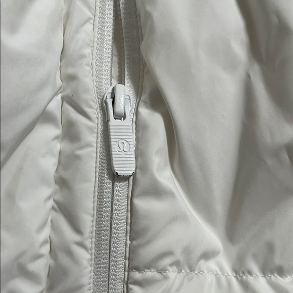 Lululemon Athletica White Puffer Jacket with Cropped Design - Picture 11 of 16